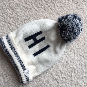 Abercrombie kids Hi Bye Pom Pom hat